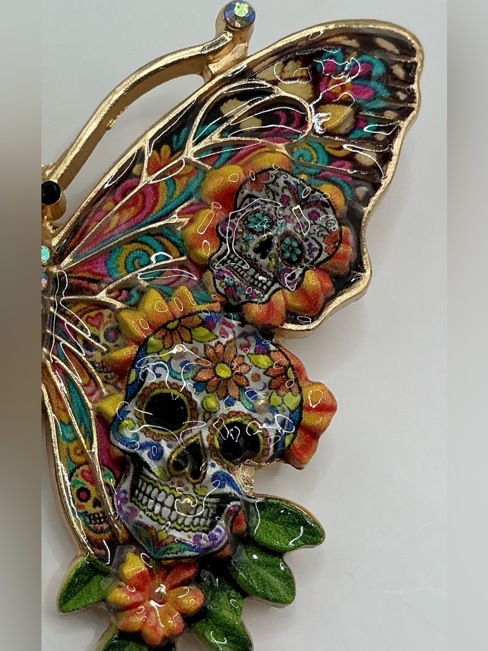 COLORFUL SUGAR SKULL ACCENTED BUTTERFLY BROOCH FESTIVE AB RHINESTONE NWOT - Picture 3 of 3